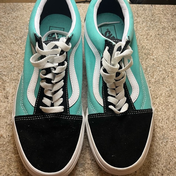 Vans retro shoe. Women’s-10.0 & Mens-8.5 - Picture 2 of 4